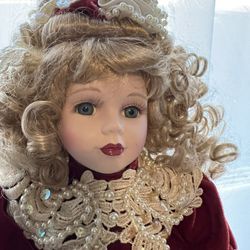 Porcelain Doll 💃 ❗️Firm Price❗️