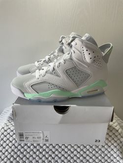 Jordan Retro 6 Mint Foam Size 8.5W/7Y