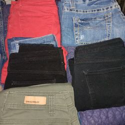 Bulk Of Women's Jeans/Pants. (16 Pair)
