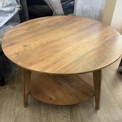 Round Coffee Table, 2-Tier Center Table with Storage, Tapered Legs, Curved Transitions, 31.5 Dia. x 17.7 H Inches, Easy Assembly, for Living Room, Hon