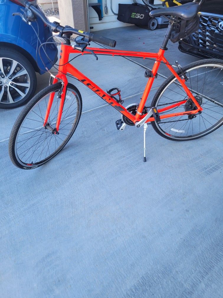 2018 Giant Escape 3 Bike, Large