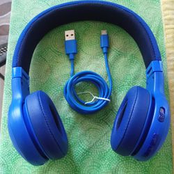 JBL HEADPHONES WIRELESS BLUETOOTH NOISE CANCELLING STEREOS 