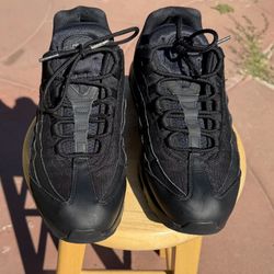 Nike Airmax, Triple Black Size 11 1/2 Men’s