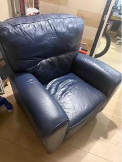 Genuine Leather Oversized Club Chairs – 38’’ Wide – Great Condition