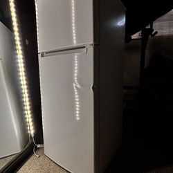 Magic Chef Mini Refrigerator