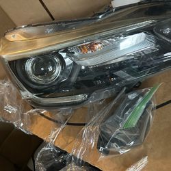 Front right passenger 2018 Subaru halogen light assembly