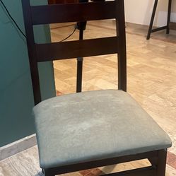 6 Chairs 