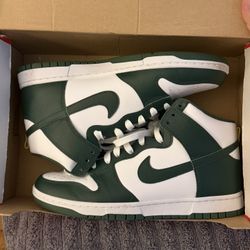 Nike Dunk mid Michigan Colorway Size 10.5