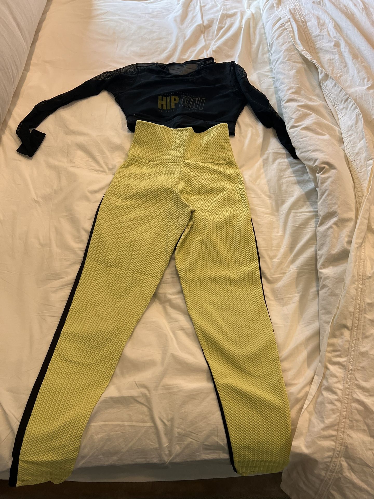 HIPKINI Mesh Long Sleeve Top And Scrunch Booty Leggings With Pockets in Black and Yellow!