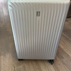 NEW!  Luggage (TravelPro Maxlite Air 30”)