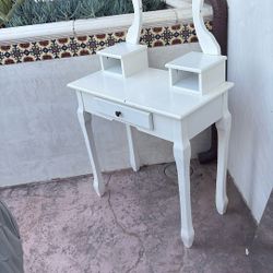 Free Vanity & Mirror