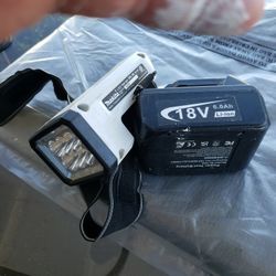 Linterna  + 1 Batería En Buen Estado. 