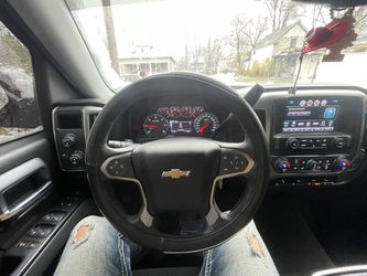 2017 Chevrolet Silverado Thumbnail