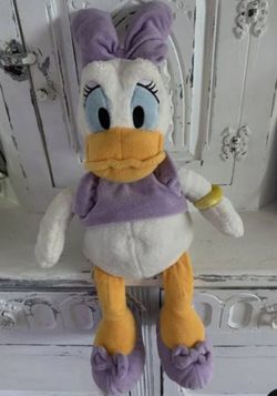 Disney Store 18 inch Daisy
