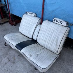78 - 88 Gbody Front And Back Seats G Body $350 Pick Up In Reseda 91335