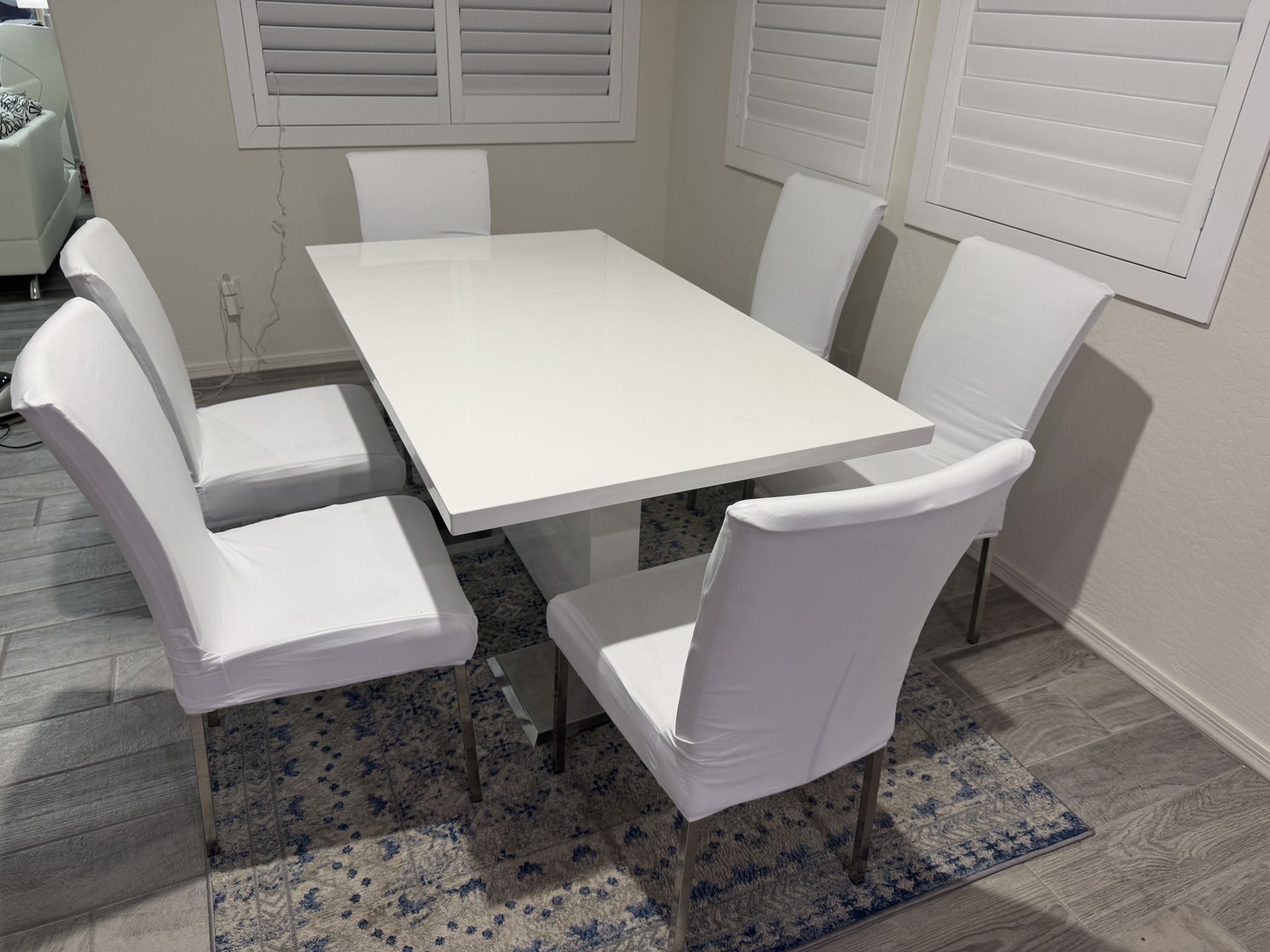 Modern White Gloss Dining Table Set – 6 Chairs with Covers