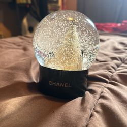 Chanel Snow globe 