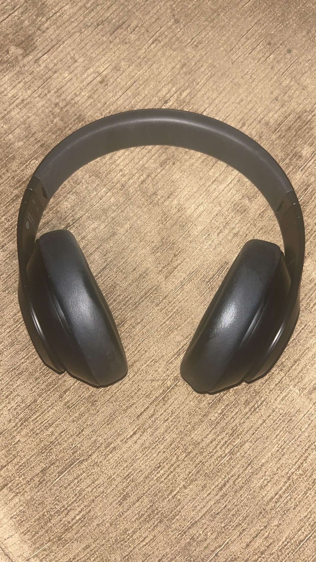 Beats Studio Pros (Black) (Noise Cancellation)