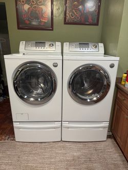LG washer and dryer (good condition) /// Lavadora y Secadora LG (buenas condiciones)
