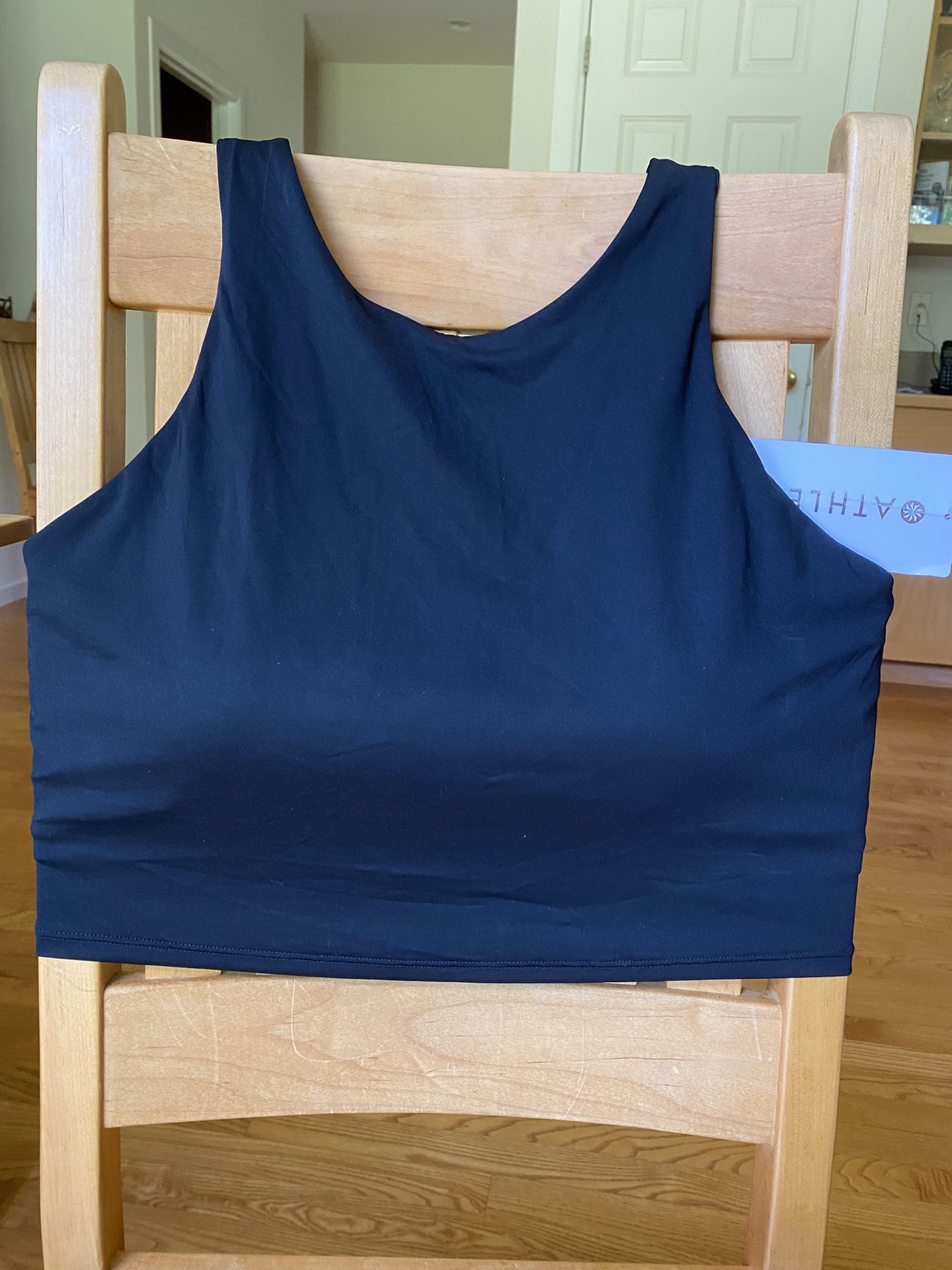 New with tags Athleta crop top XL