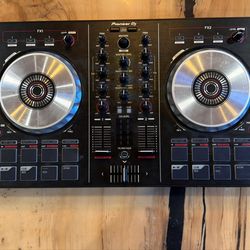 Pioneer DDJ SB2 Controller