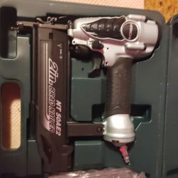 Hitachi 18 Gauge Brad Nailer