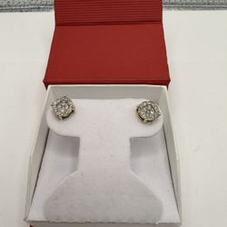 10Karat Yellow Gold - Diamond Earrings For Sale!! 