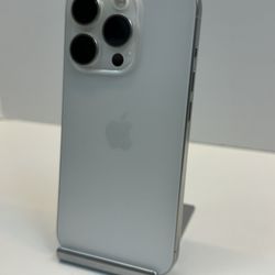 Apple iPhone 15 PRO 256gb. ( Fully Unlocked )