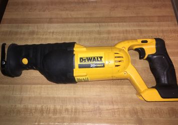 ***DEWALT 20V MAX RECIPROCATING ADJUSTABLE SAW!!****