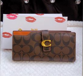 Women’s wallets