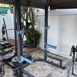 Free Squat Rack With Barbell
