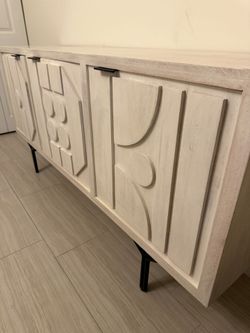 Console/Buffet table