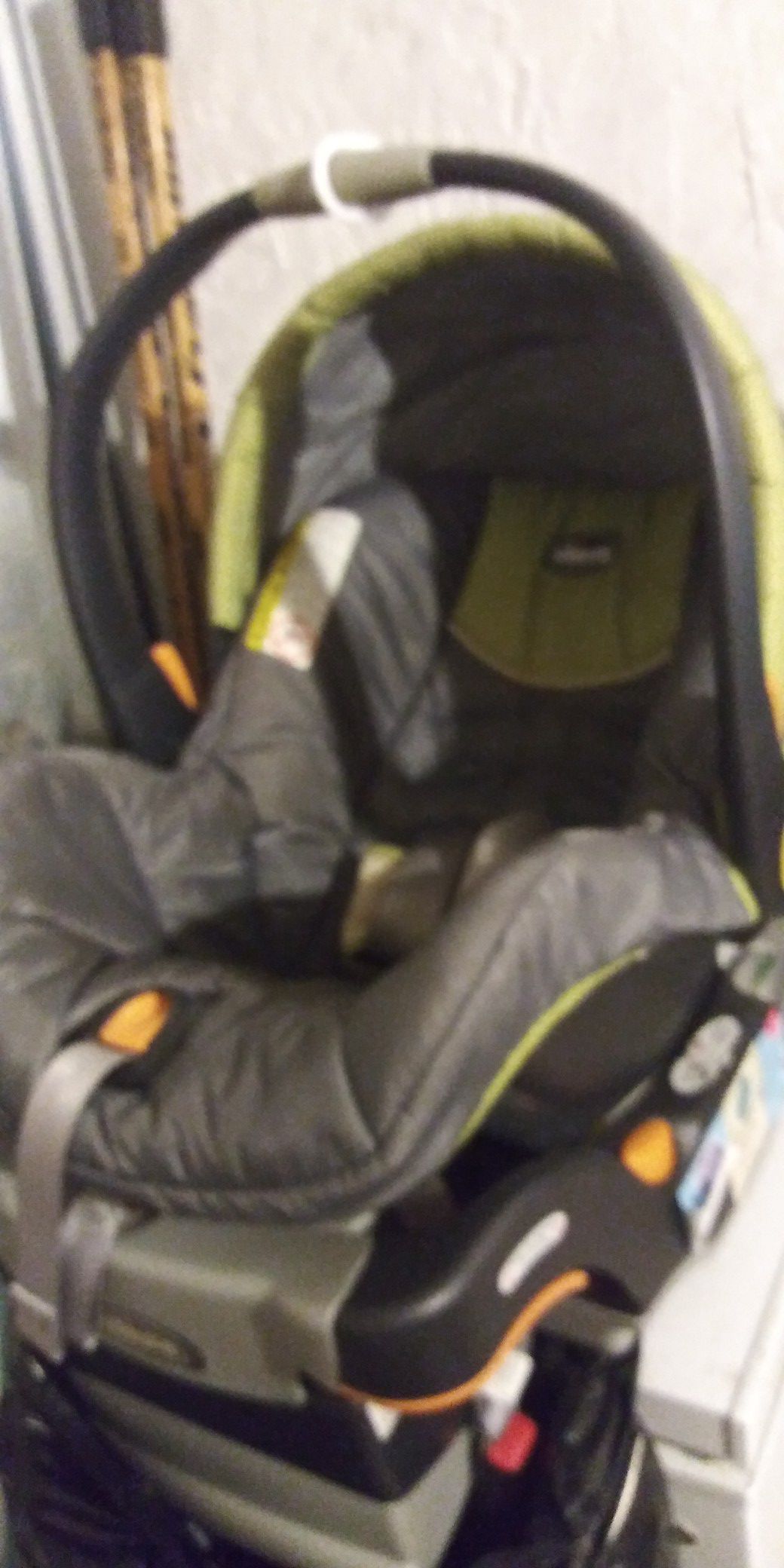 Chicco new baby car seat 15dol Firm lots 4sale my post go look got match stroller also