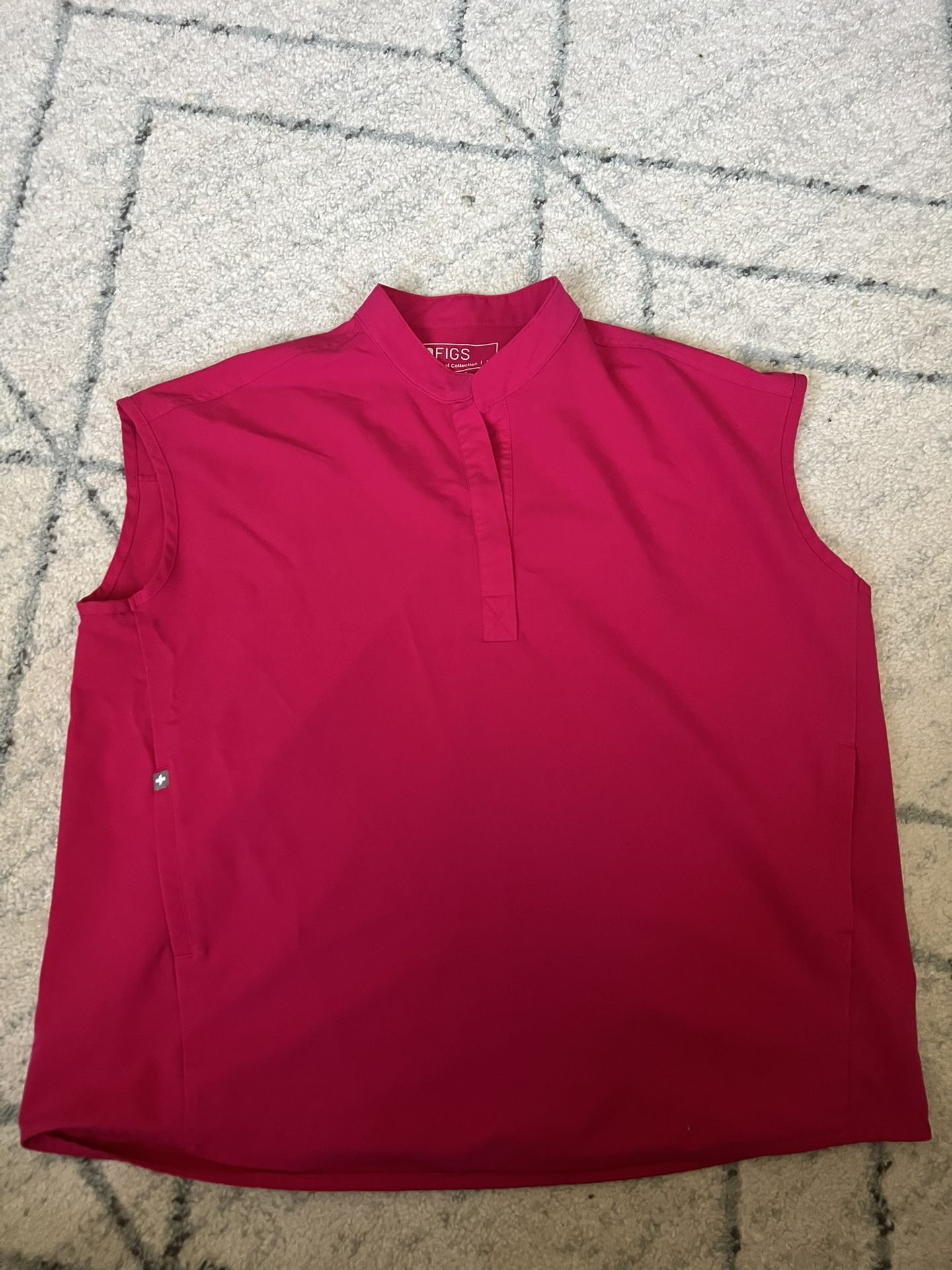 Figs Women’s Rafaela Women Oversized Scrub Top Size Medium Ultra Rose PO2926