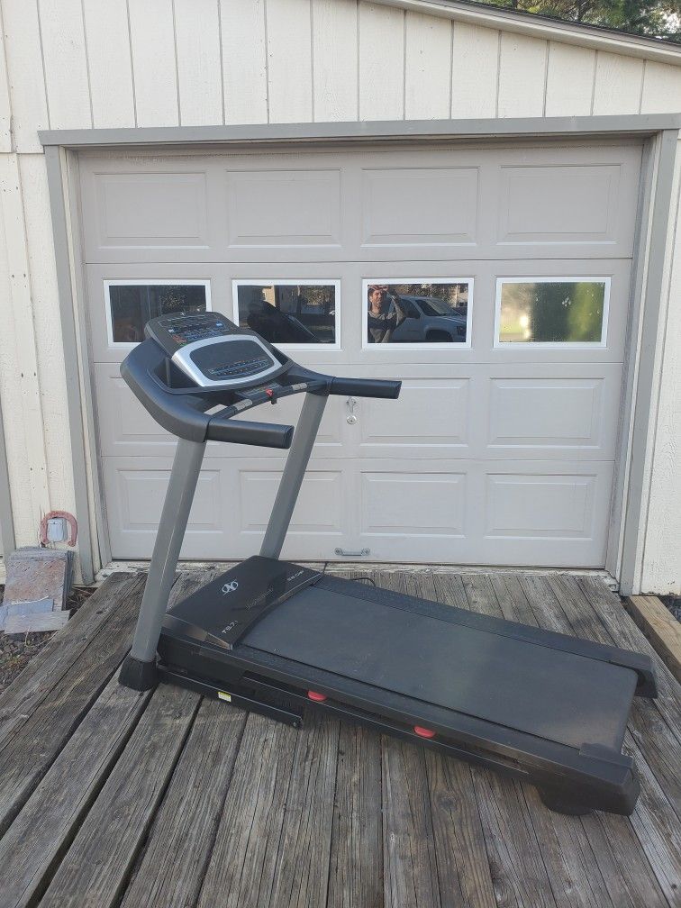Nordictrack 6.7i Treadmill Local Delivery Available 