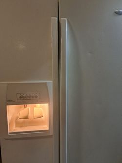 Refrigerator Whirlpool Two Door Beige 36"