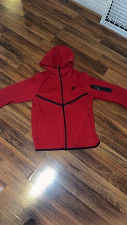 SMALL NIKE TECH