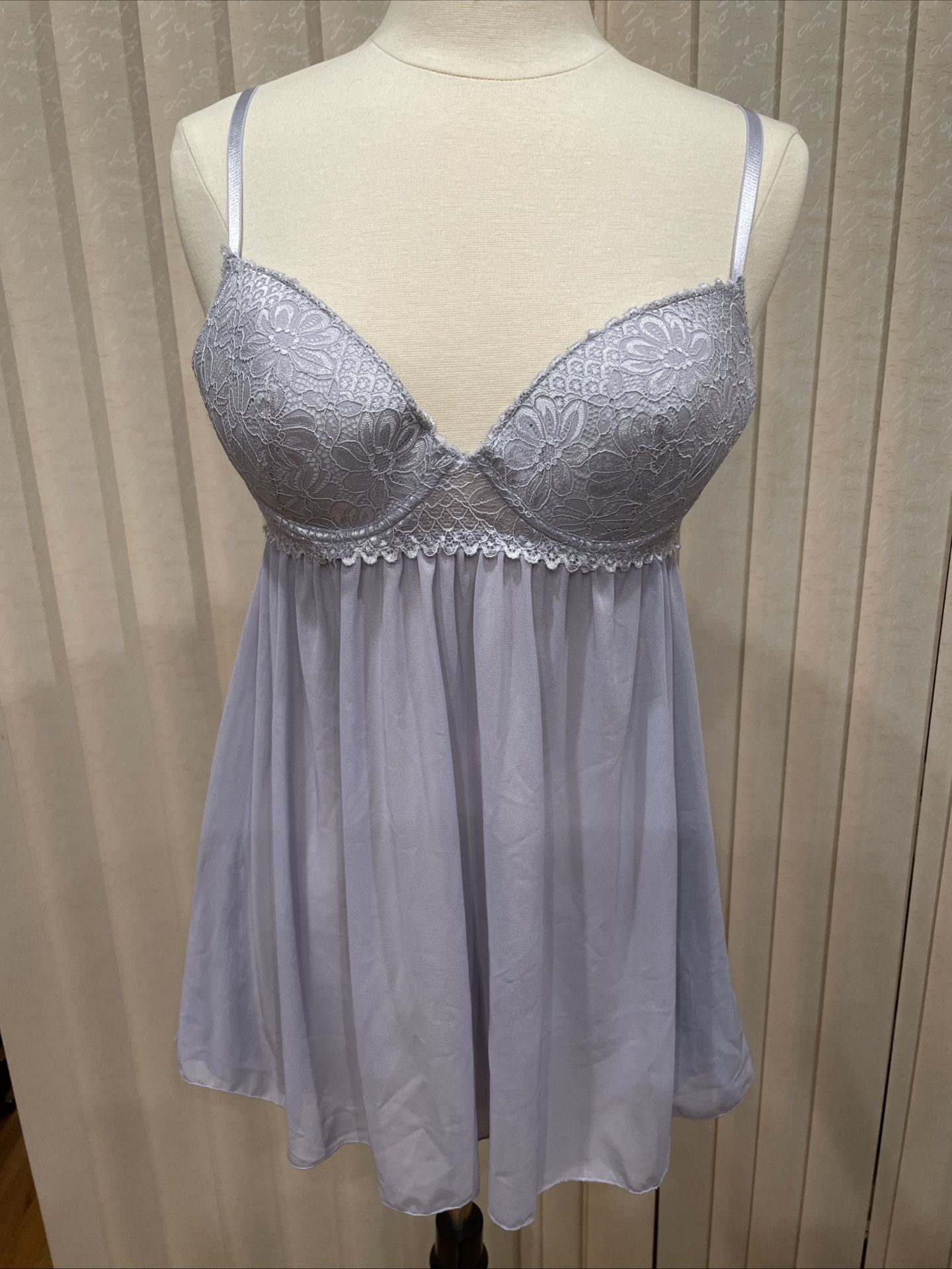 Victoria Secret Lavender Lace Mesh Babydoll Lingerie Nightgown Padded Bra. 36C.