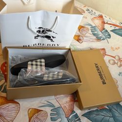 Burberry slides Brand New Size 44