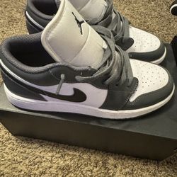 Jordan 1 low size 6Y