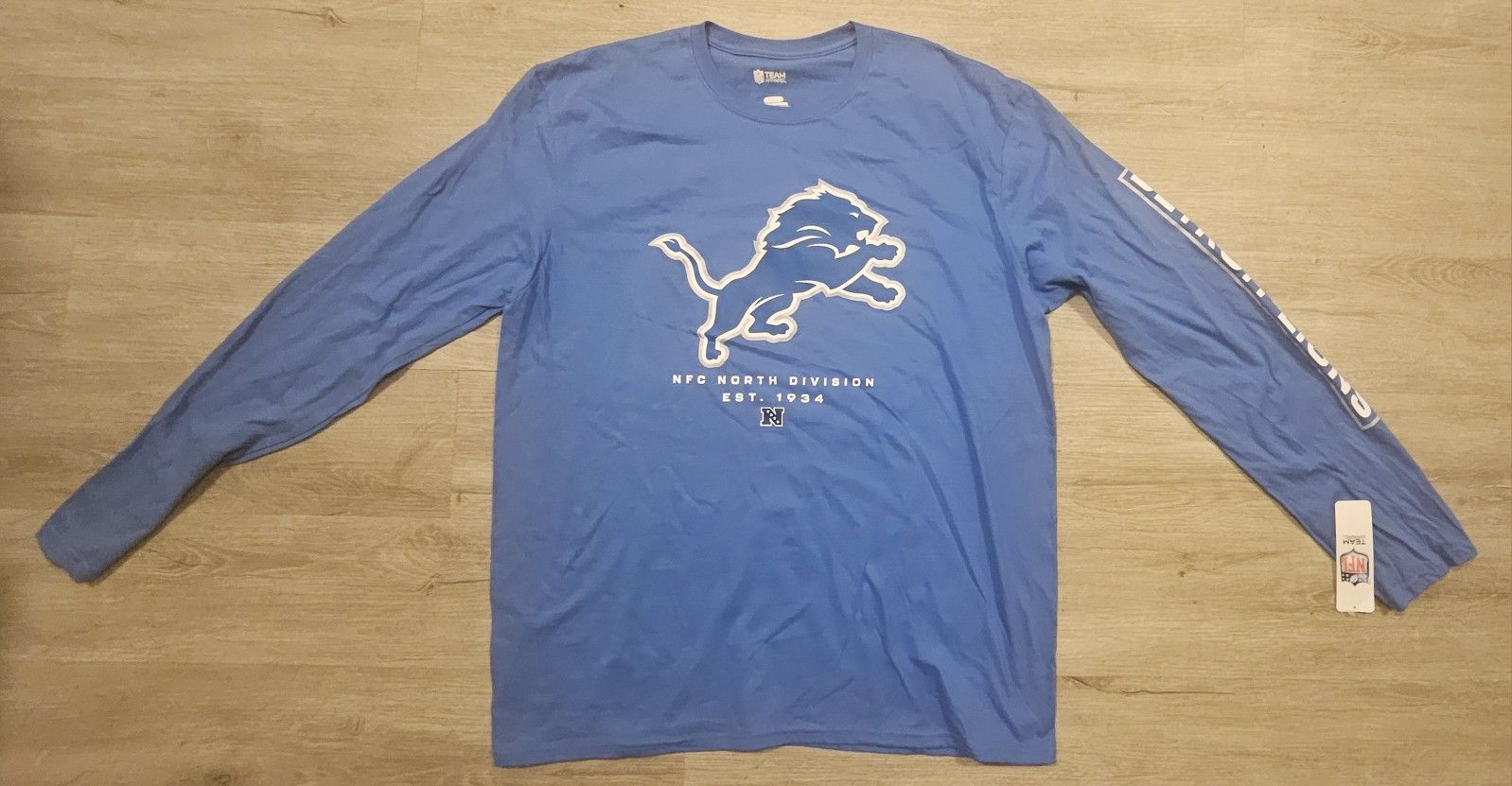 Detroit Lions Official NFL Men's XL Long Sleeve Shirt