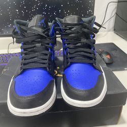 Jordan 1 Mid Hyper Royal