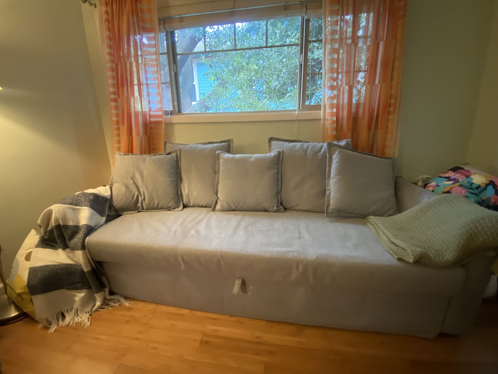 Sleeper Sofa (Queen)