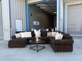 Large Brown Sectional DELIVERY AVAILABLE 🚚