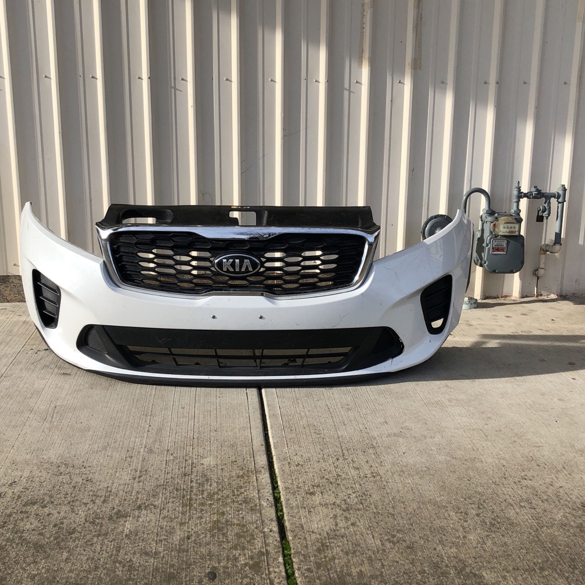 2019 To 2020 Kia Sorento Front Bumper Assembly KI1000 202