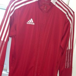 Addidas Top Size M NEVER WORN BEFORE 
