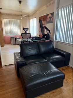 Black Leather Sectional Sofa with Chaise – Modern Style