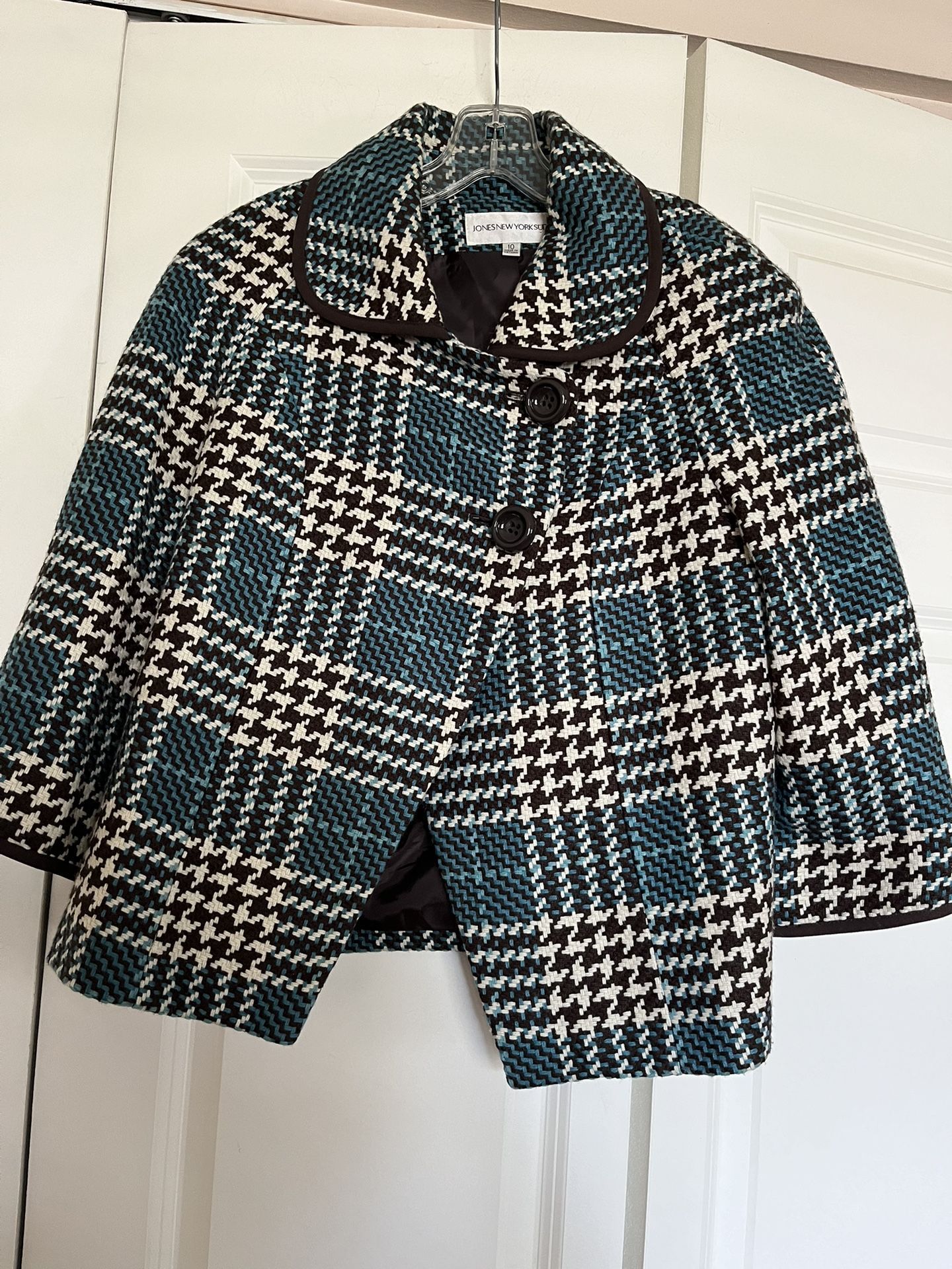 It’s Very Nice Jacket For Women’s The Size Is 10 Made ByJONES New York