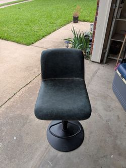 4 Bartop Stools