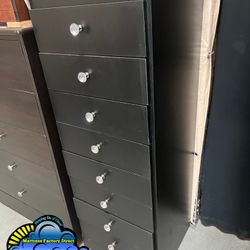 Tall Black 8 Drawer Dresser With Diamond Knobs- Mueble Ocho Cajones Con Diamantes 